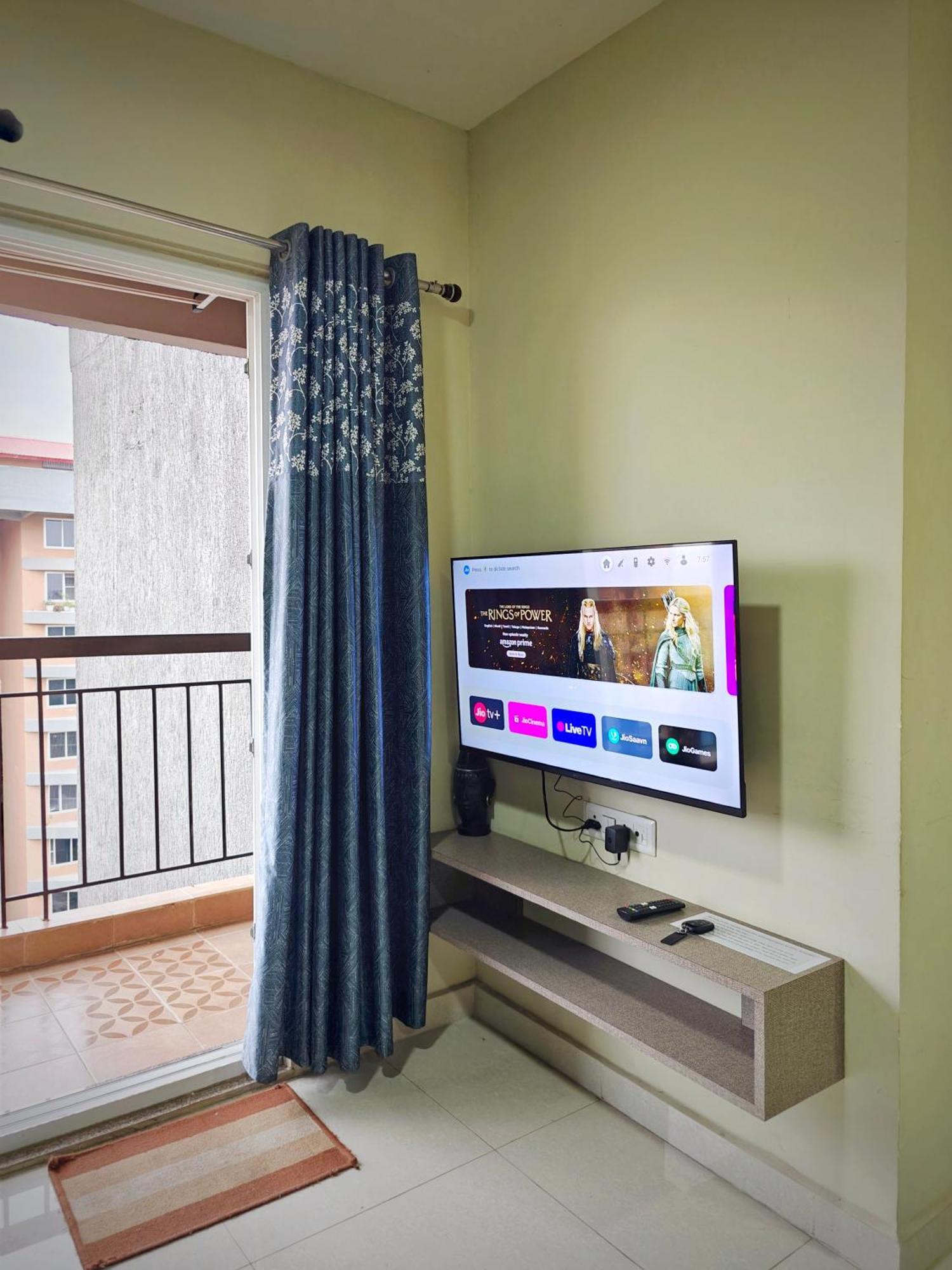 Symphony Apartments At Mihan 나그푸르 외부 사진